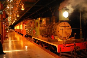 Uma estação de trem totalmente remodelada é um dos pontos altos da Fazenda.